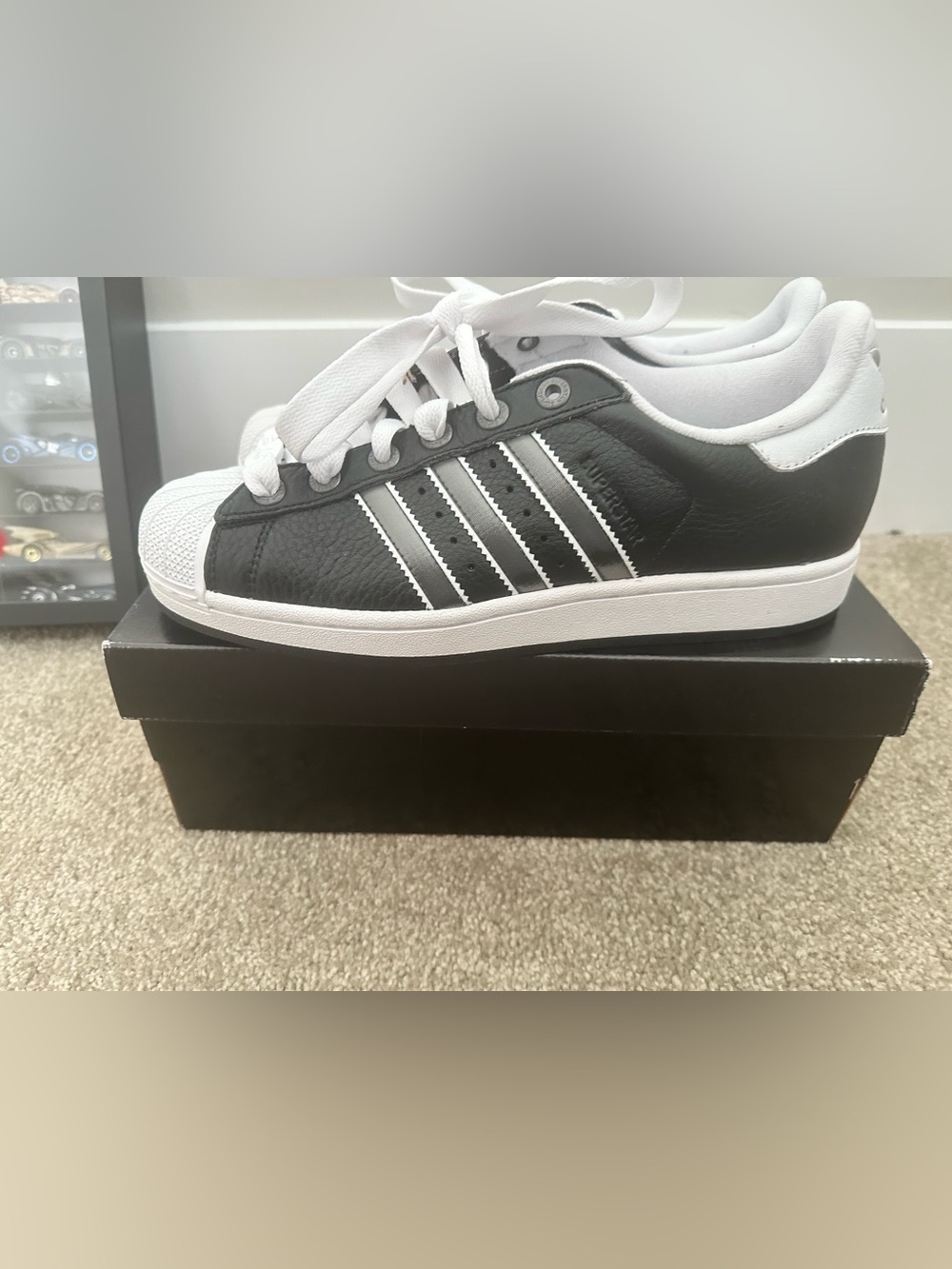 Men's Adidas Black and White Classic Low-Top Sneakers
